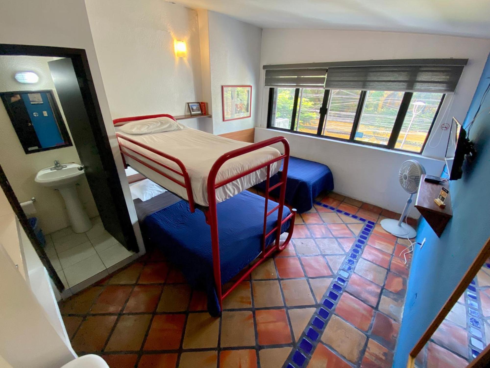Hostel Hospedarte Chapultepec Гуадалахара Екстериор снимка